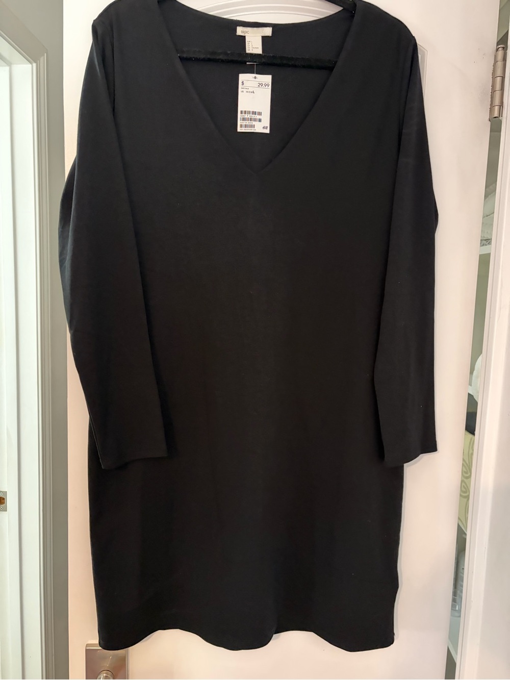 H&M Black V-Neck Long Sleeve Fitted Dress
